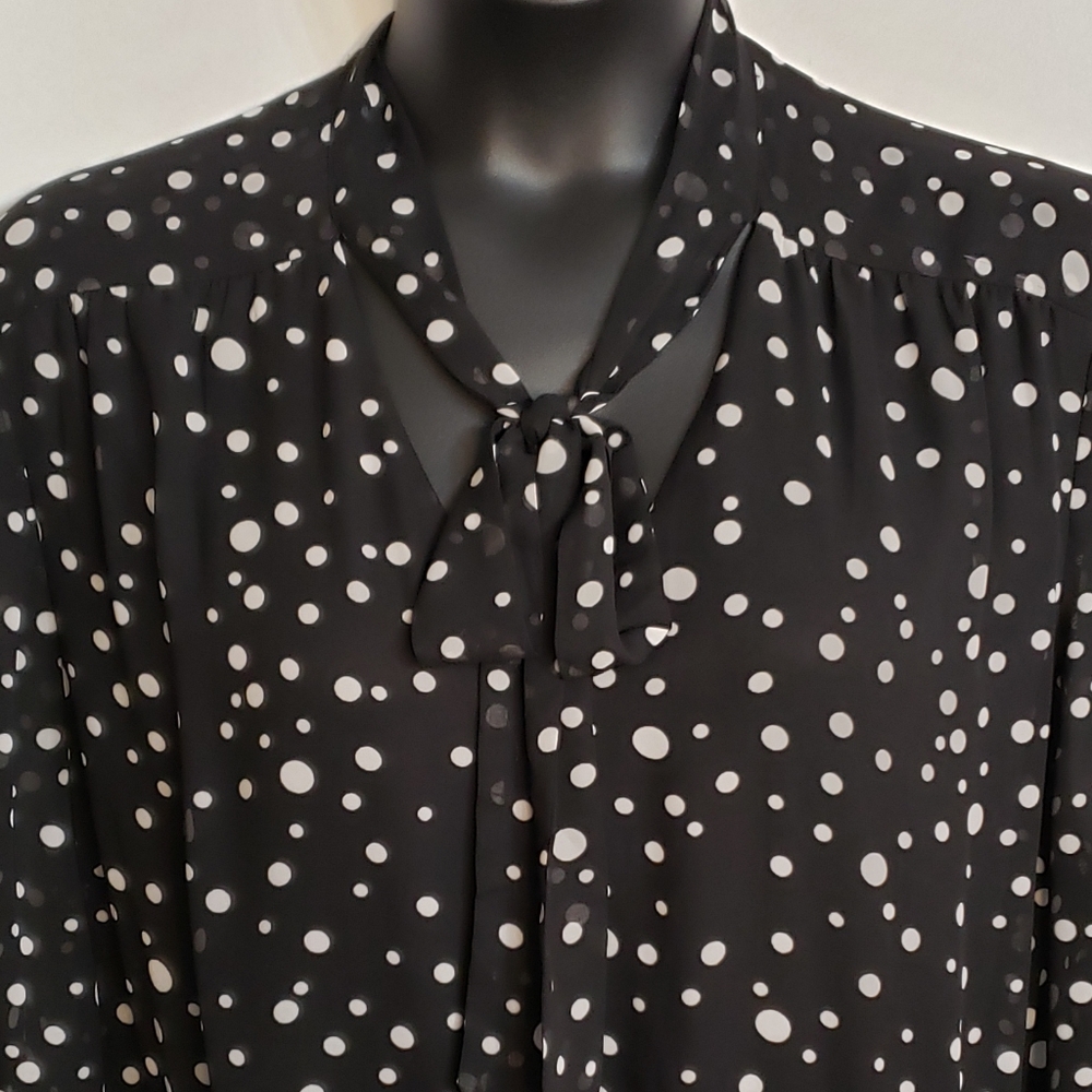 ❤💋💘 Lane Bryant Polka Dot Tie-Neck Fit & Flare Dress 💘💋❤ - Picture 4 of 5